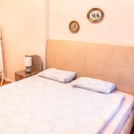 Апартаменты Ema Artistic Flat *